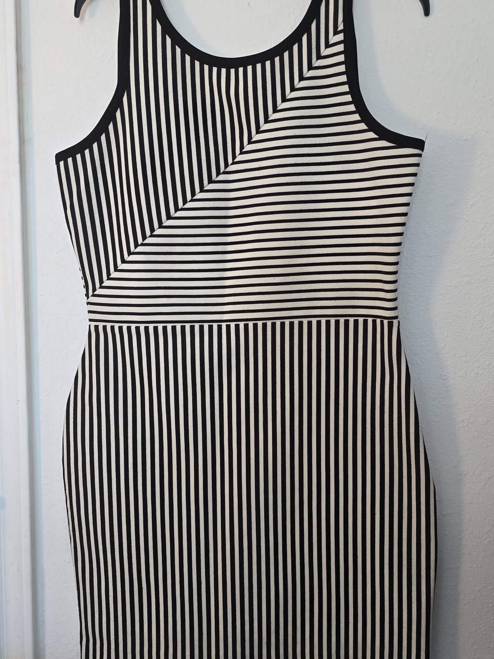 Black & White Striped Sleeveless Sheath Dress